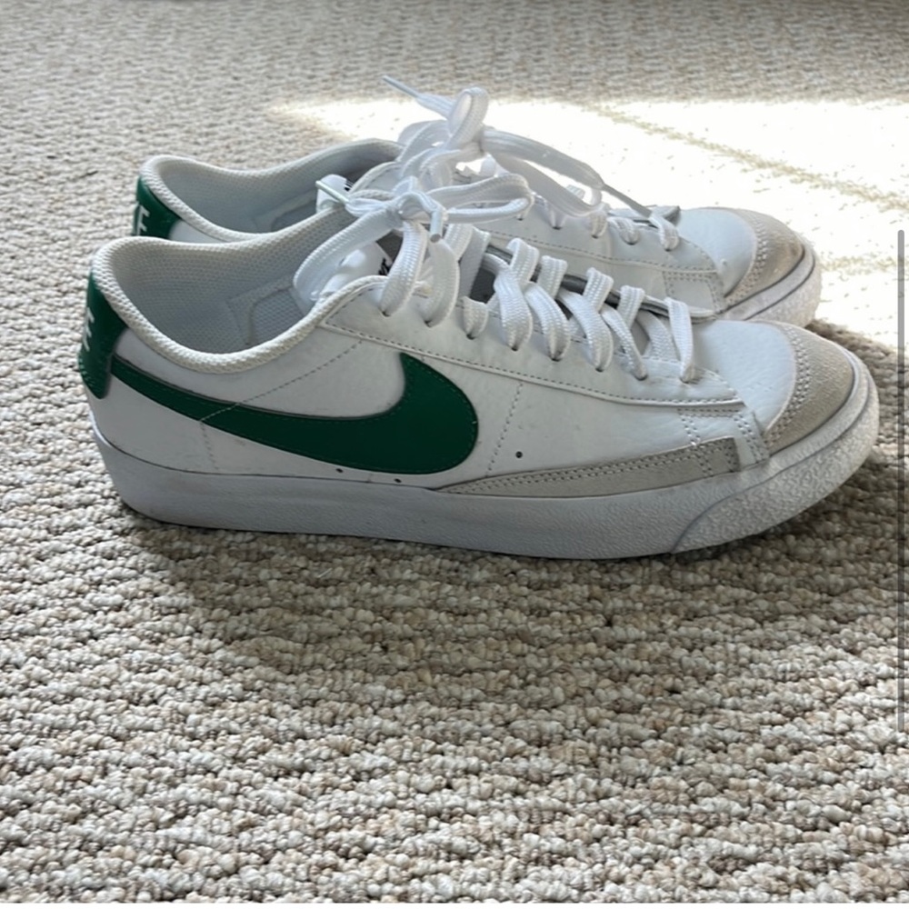 Nike White and Green Women's Sneakers - Picture 3 of 5